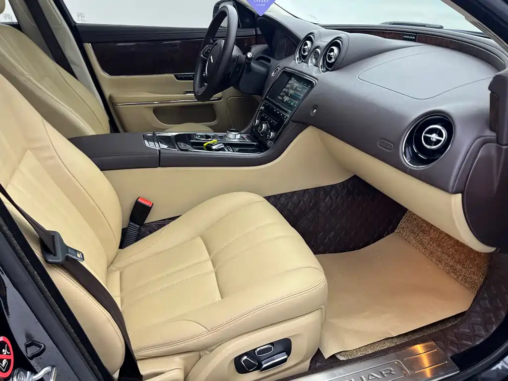 Jaguar XJ 2015 — фото 6