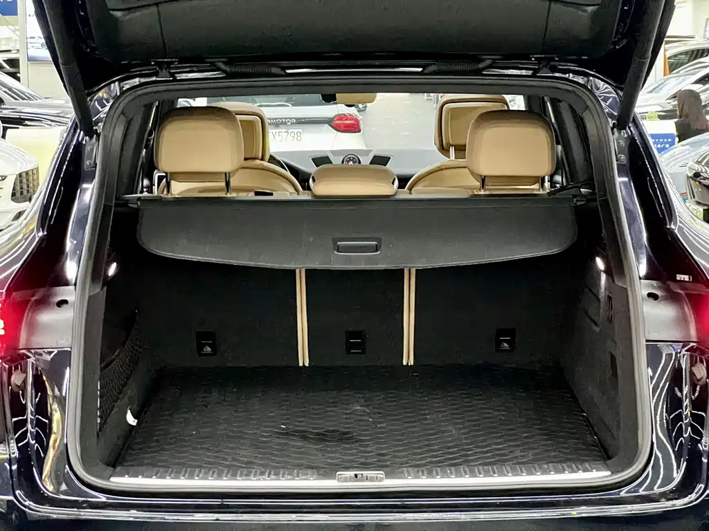 Porsche Cayenne 2018 — фото 16