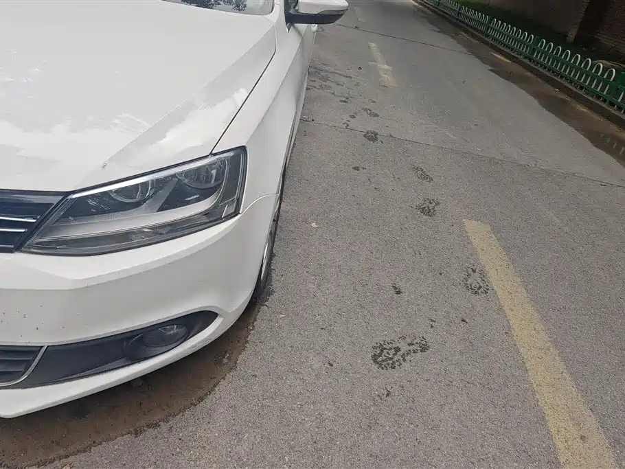 Volkswagen Sagitar 2014