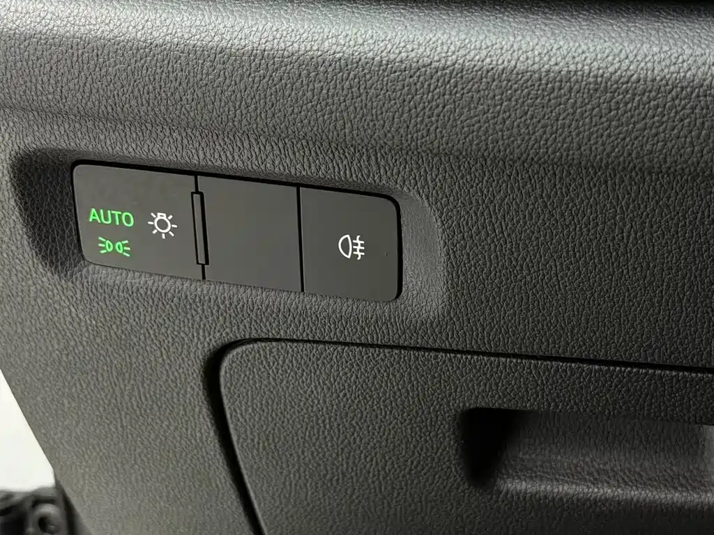 Skoda Octavia 2023 — фото 10