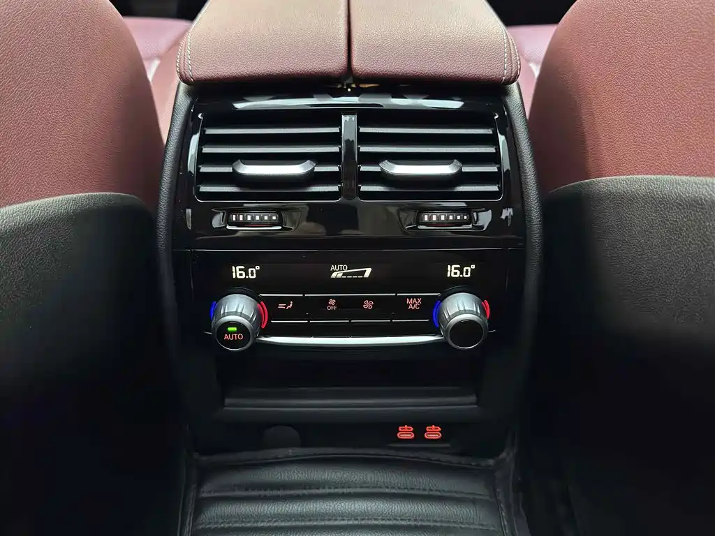 BMW 5 Series 2020 — фото 11