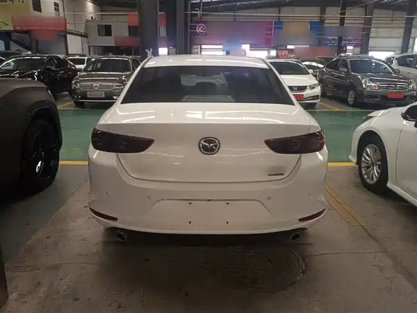 Mazda 3 Axela 2023