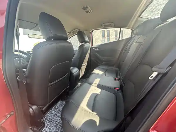 Mazda 3 Axela 2016