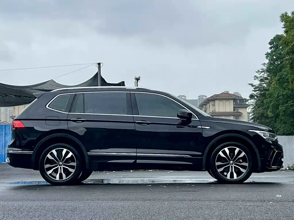 Volkswagen Tiguan L 2022 — фото 18