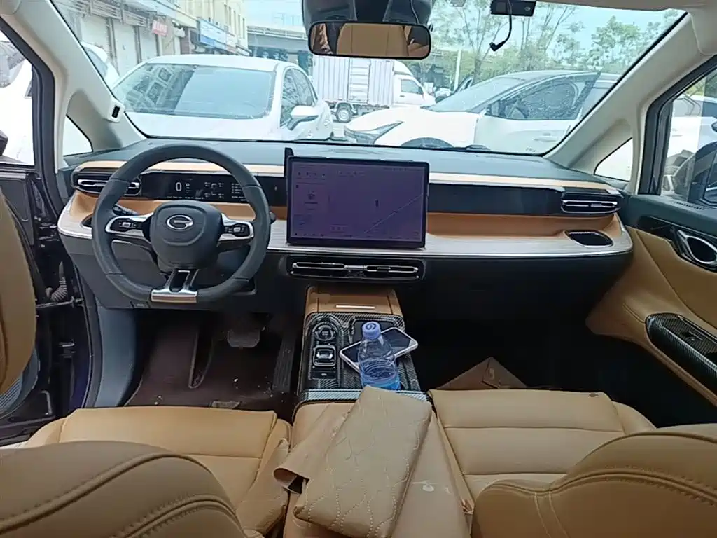 GAC Motor E8 Hybrid 2024 — фото 10