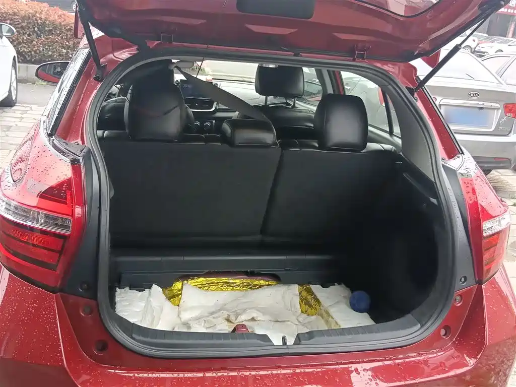 Toyota Yaris L 2016 — фото 15