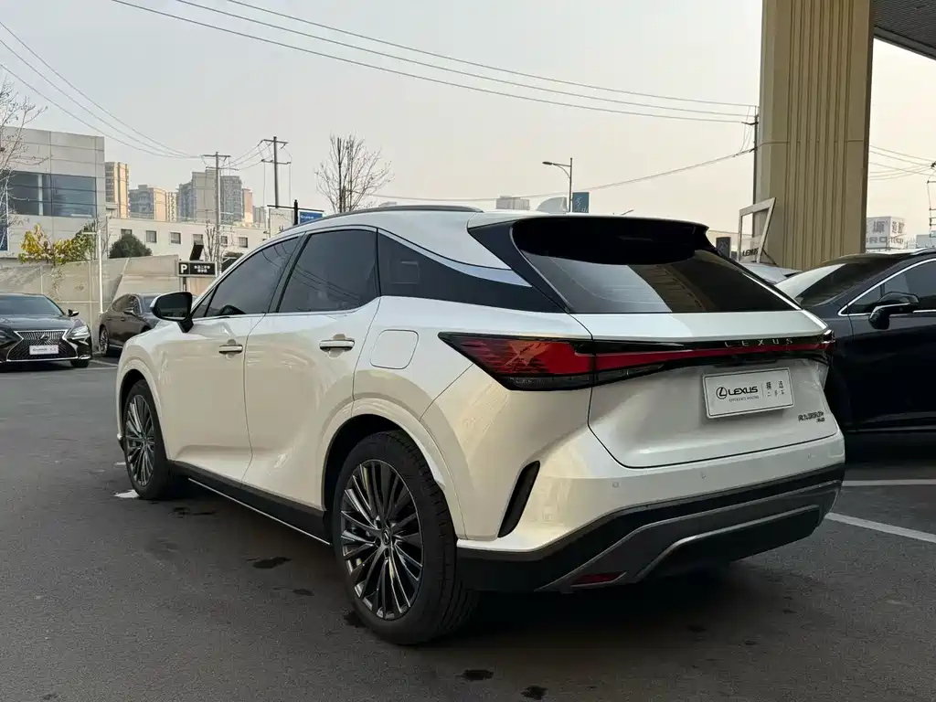 Lexus RX 2023