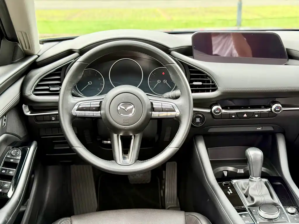 Mazda 3 Axela 2022 — фото 14