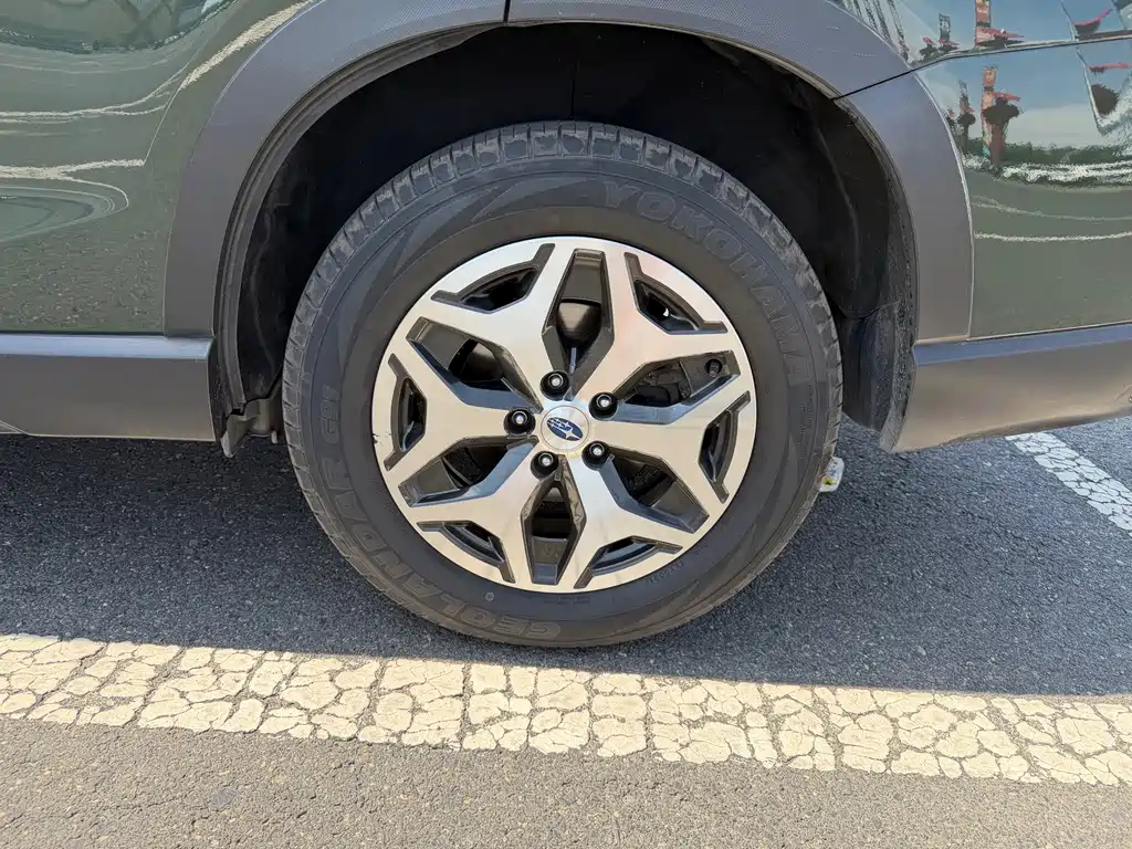 Subaru Forester 2022 — фото 11