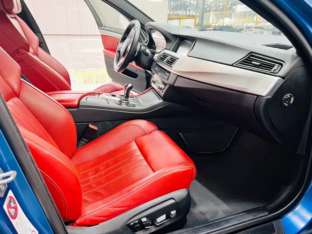 BMW M5 2015 — фото 11
