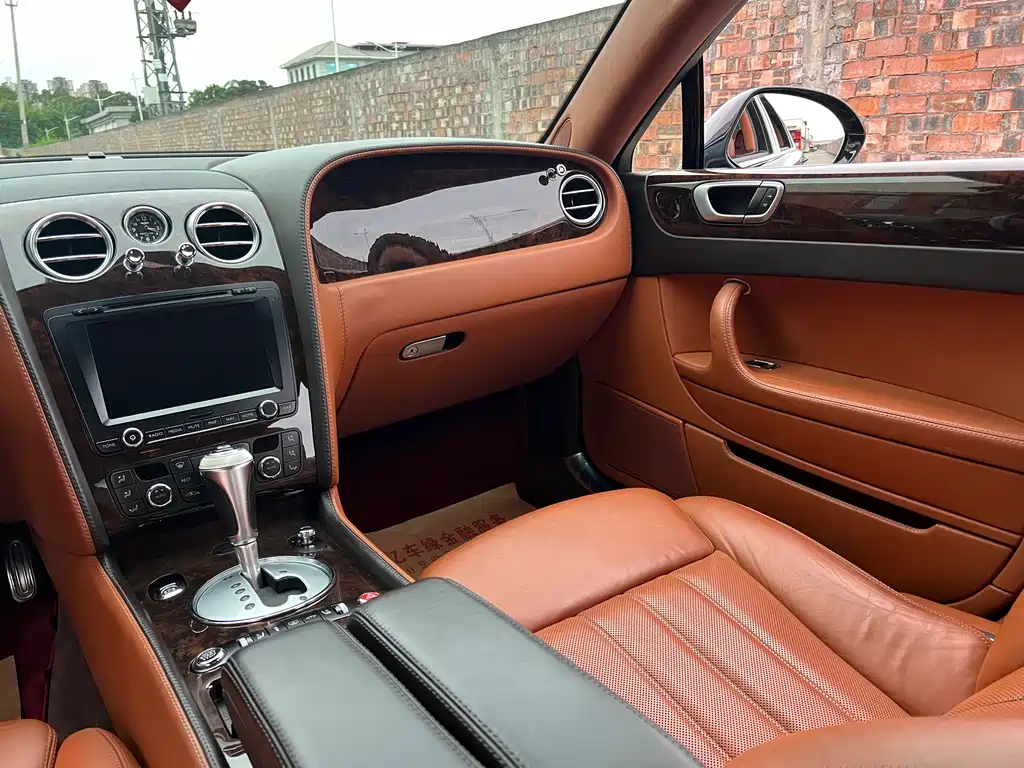 Bentley Flying Spur 2013 — фото 18