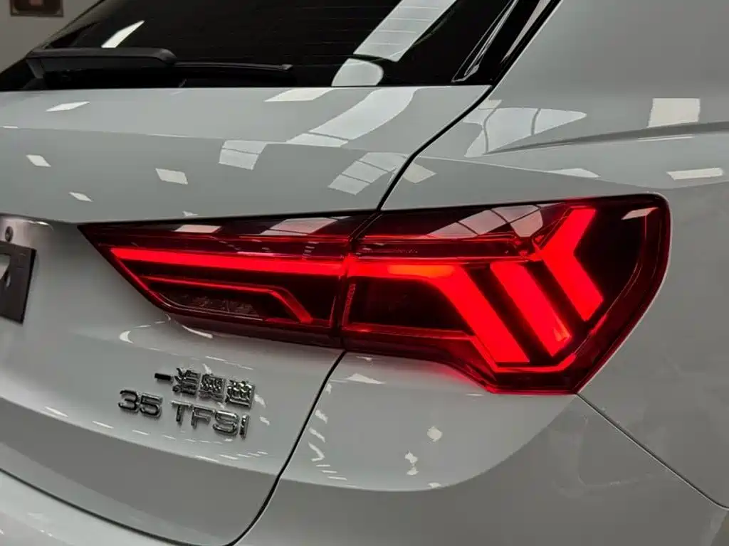 Audi Q3 2022 — фото 20