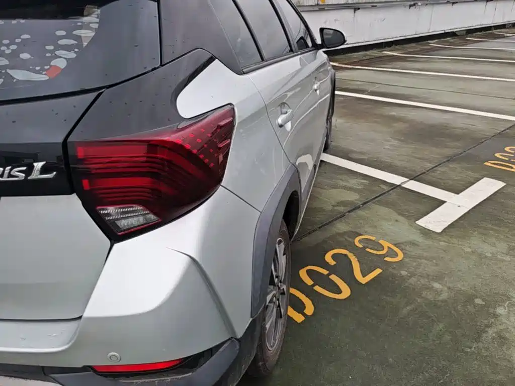 Toyota Yaris L 2020 — фото 8