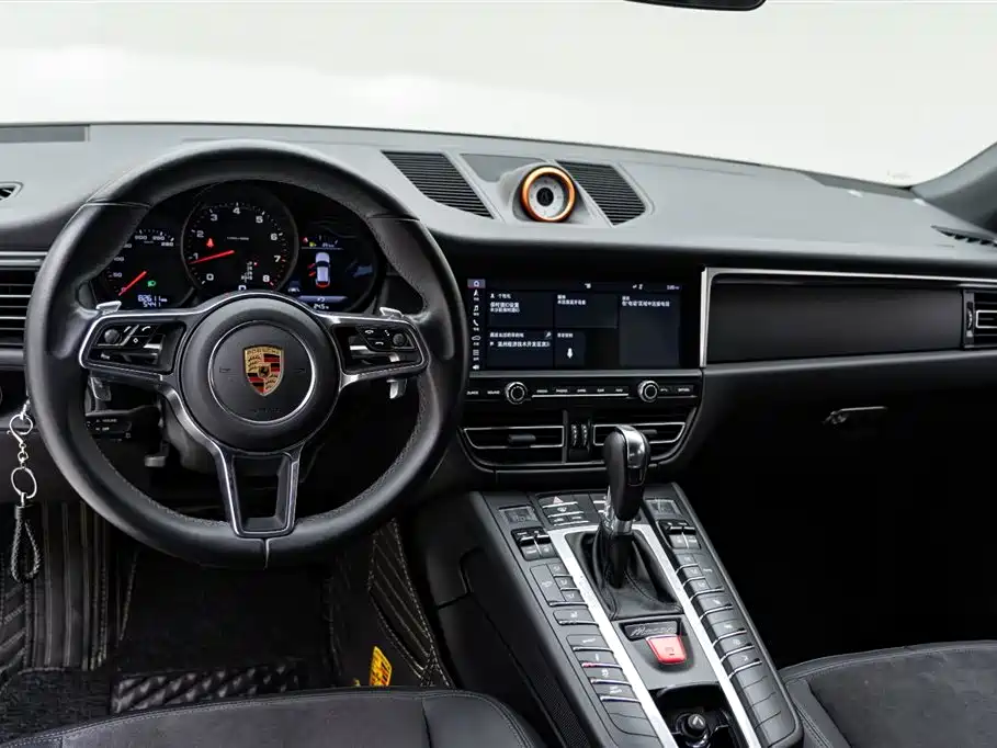 Porsche Macan 2019 — фото 9