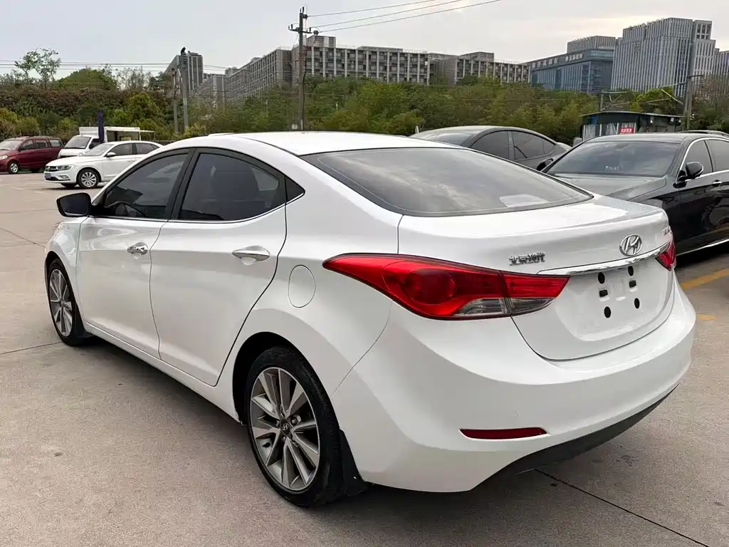 Hyundai Elantra Langdong 2016 — фото 9