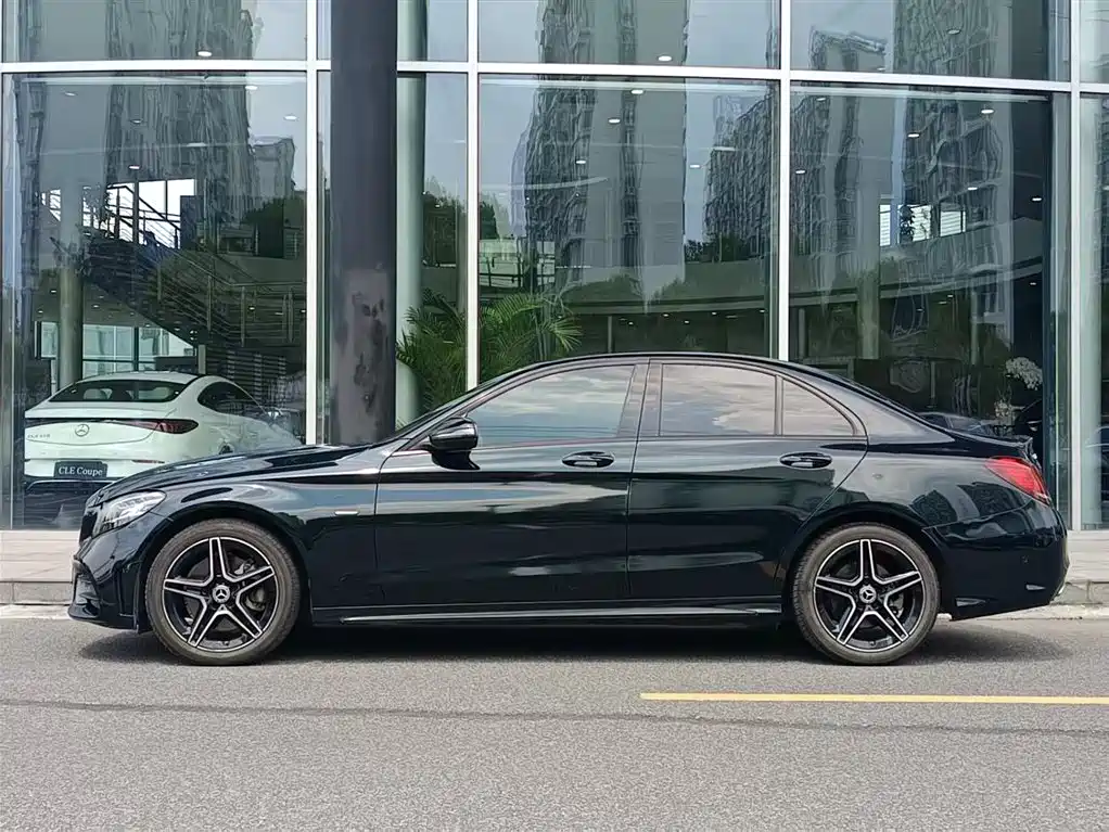 Mercedes-Benz C-Class 2021