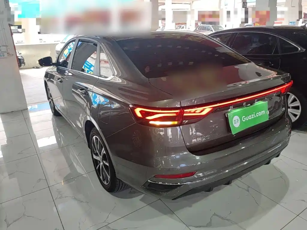 Geely Emgrand 2021