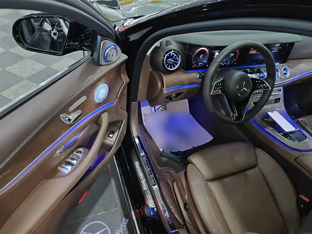 Mercedes-Benz E-Class 2023 — фото 16