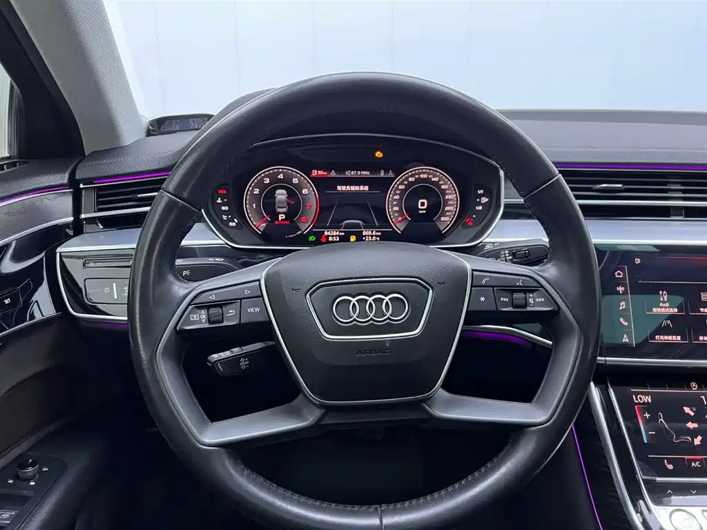 Audi A8 2020 — фото 21