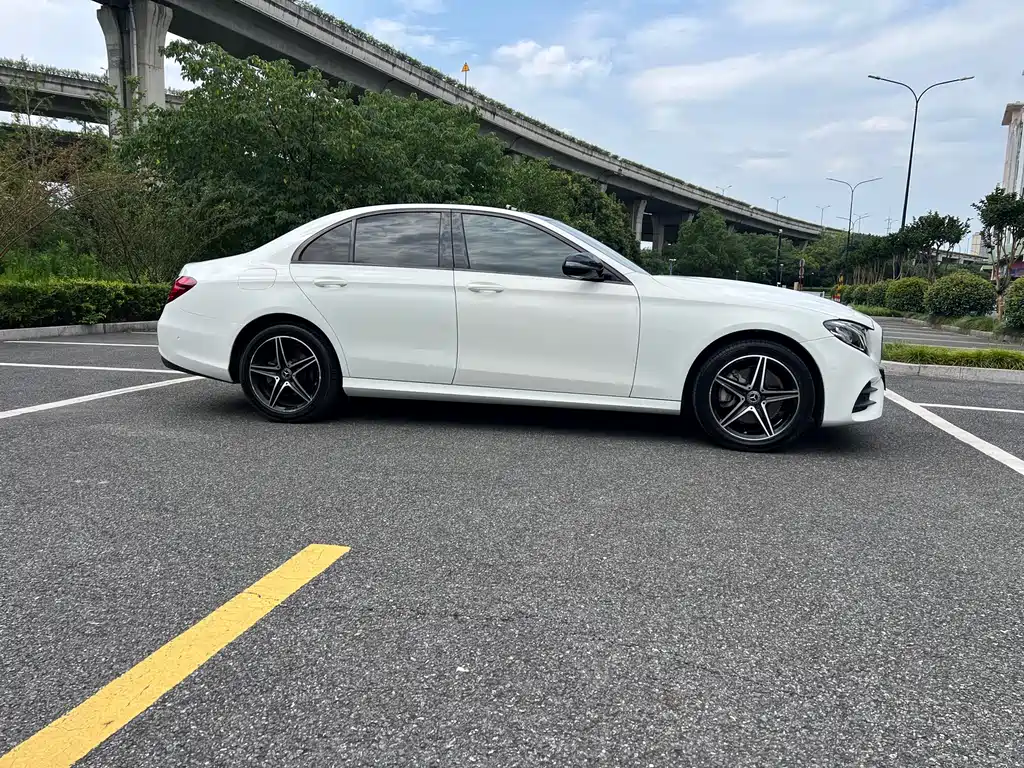 Mercedes-Benz E-Class 2021