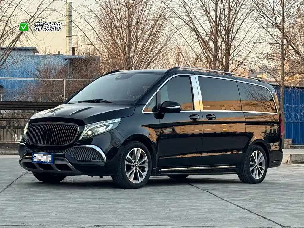 Mercedes-Benz V-Class 2022 — фото 1