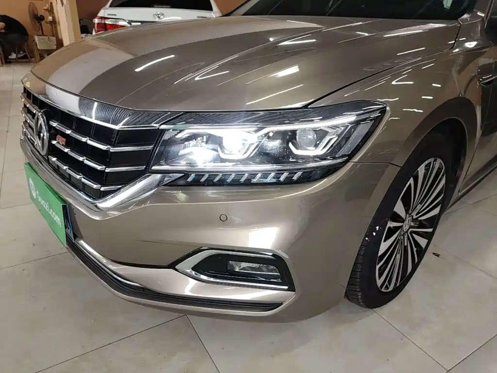 Volkswagen Passat 2020 — фото 24