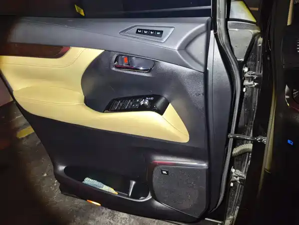 Toyota Alphard 2023
