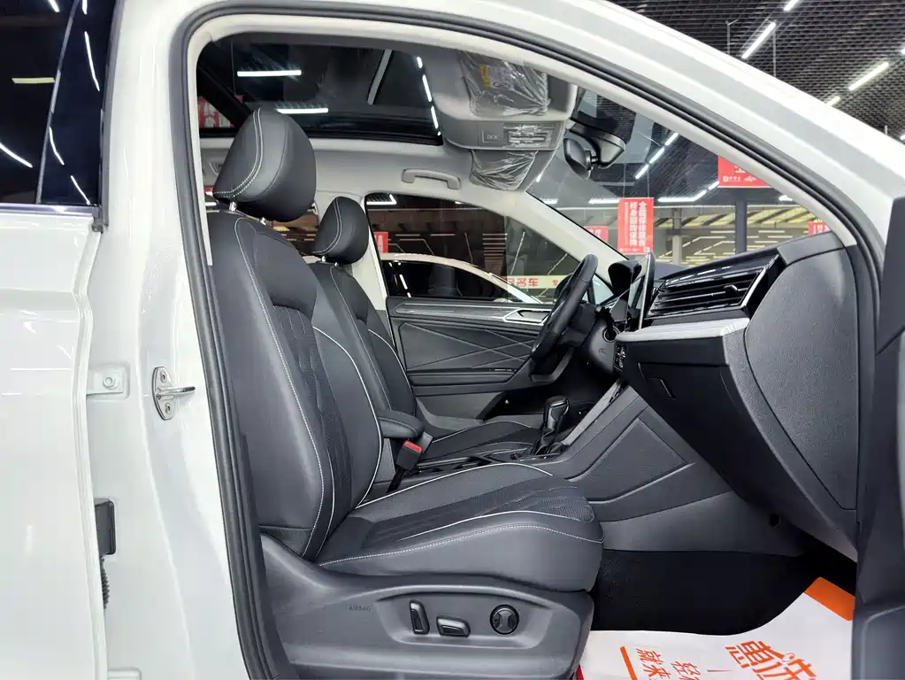 Volkswagen Tiguan L 2024 — фото 10
