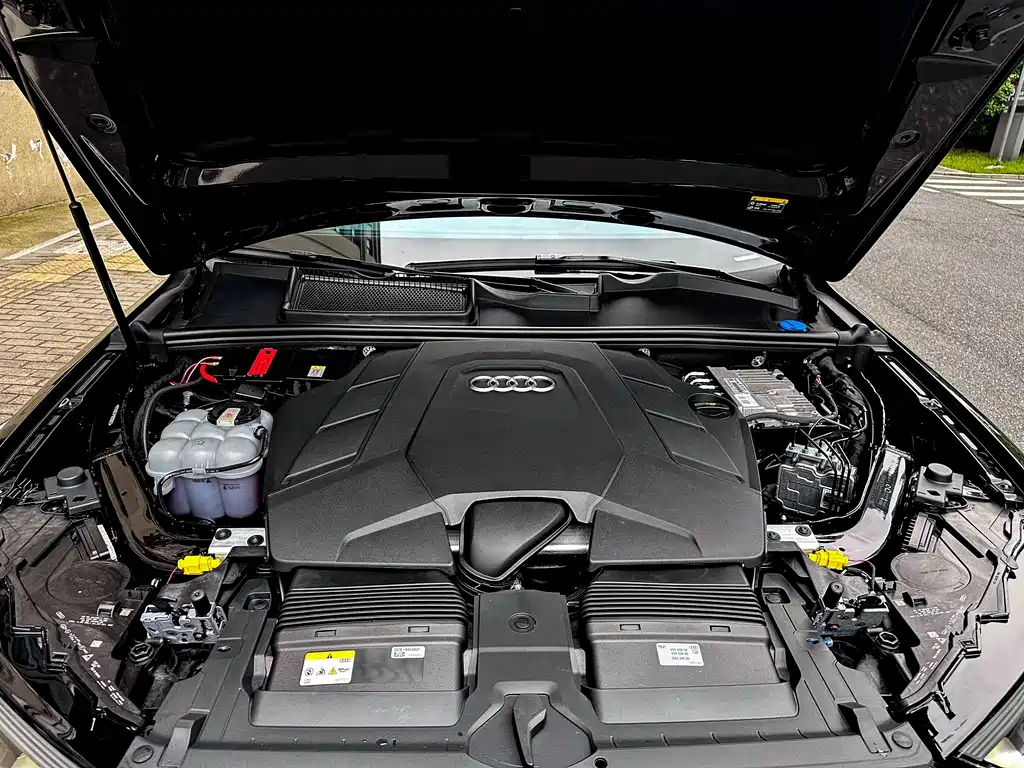 Audi Q7 2024 — фото 18