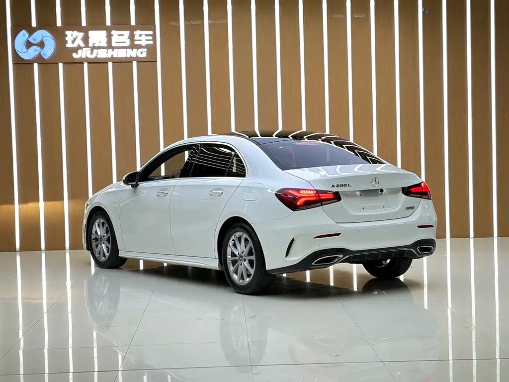Mercedes-Benz A-Class 2019 — фото 19