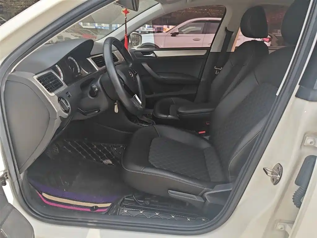 Skoda Rapid 2019 — фото 15