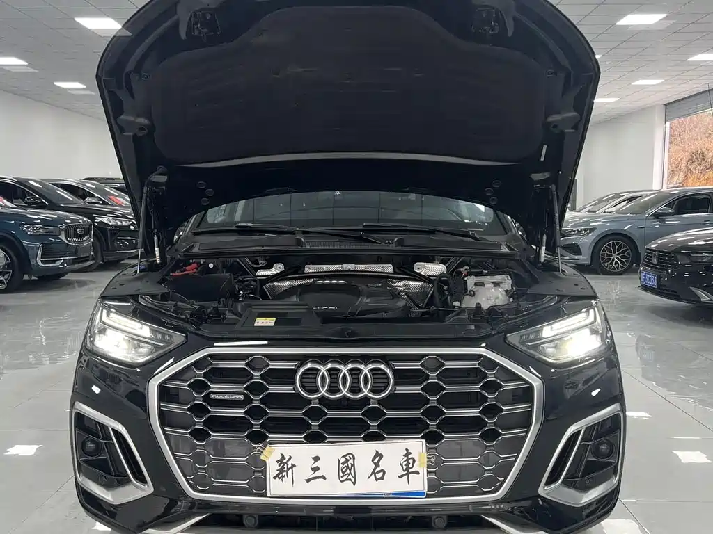 Audi Q5L 2022 — фото 12