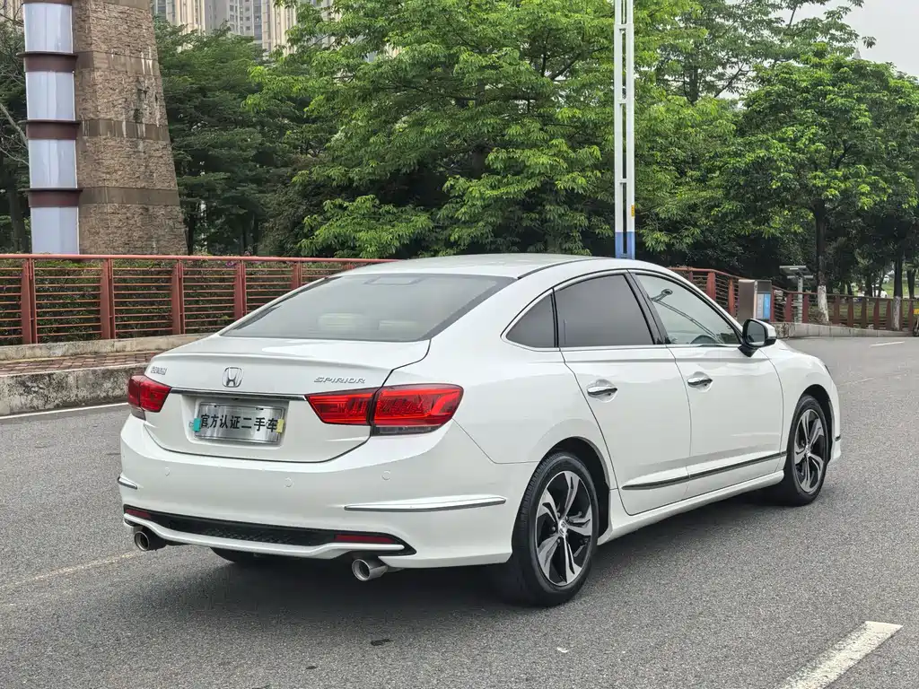 Honda Spirior 2015 — фото 10