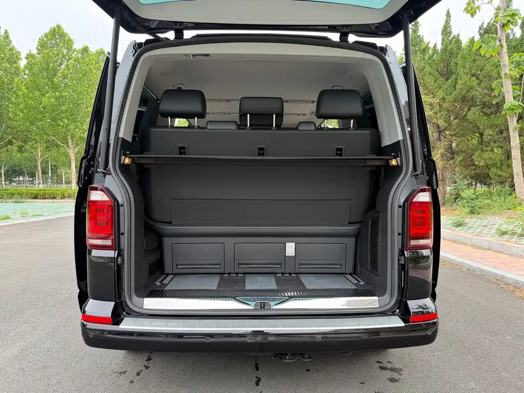 Volkswagen Multivan 2019 — фото 20