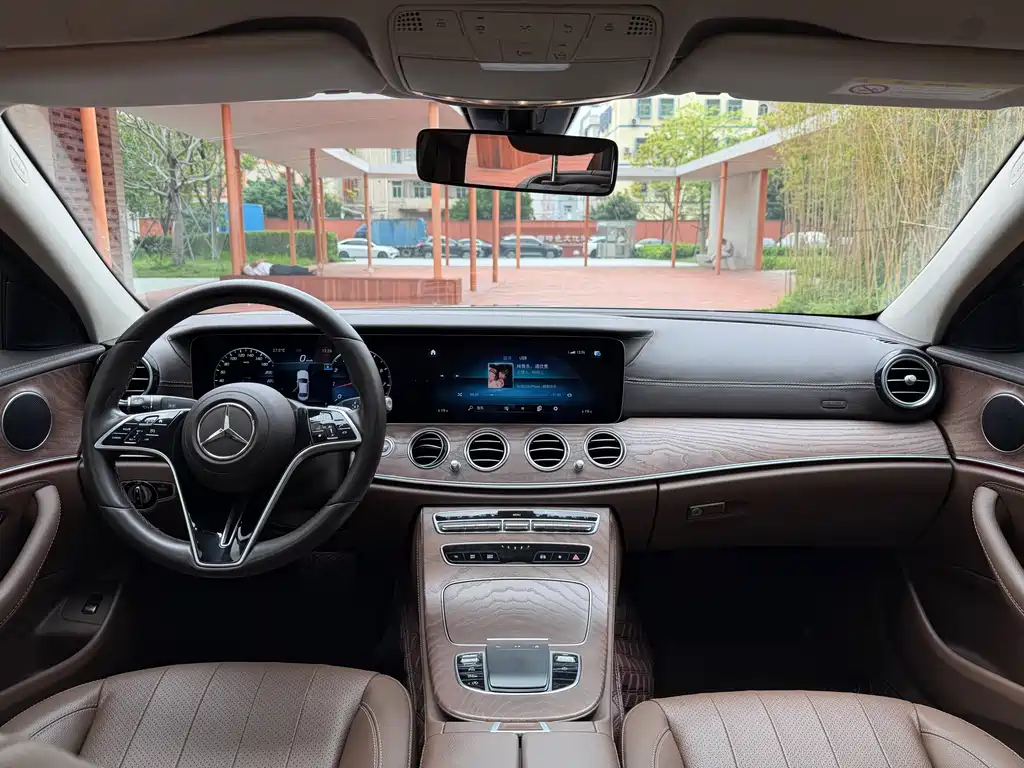 Mercedes-Benz E-Class 2020 — фото 9
