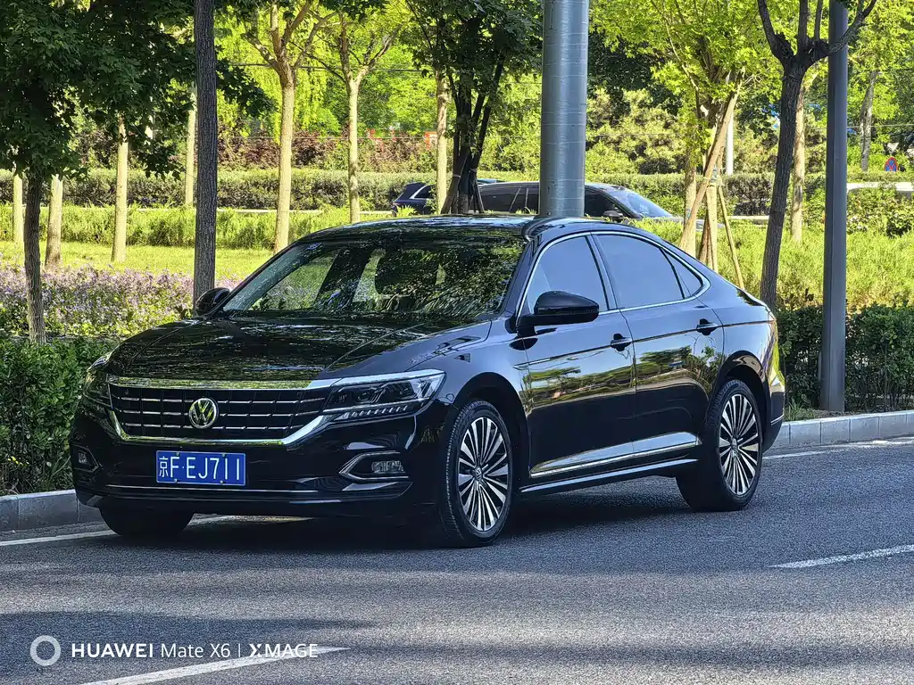 Volkswagen Passat 2019 — фото 1
