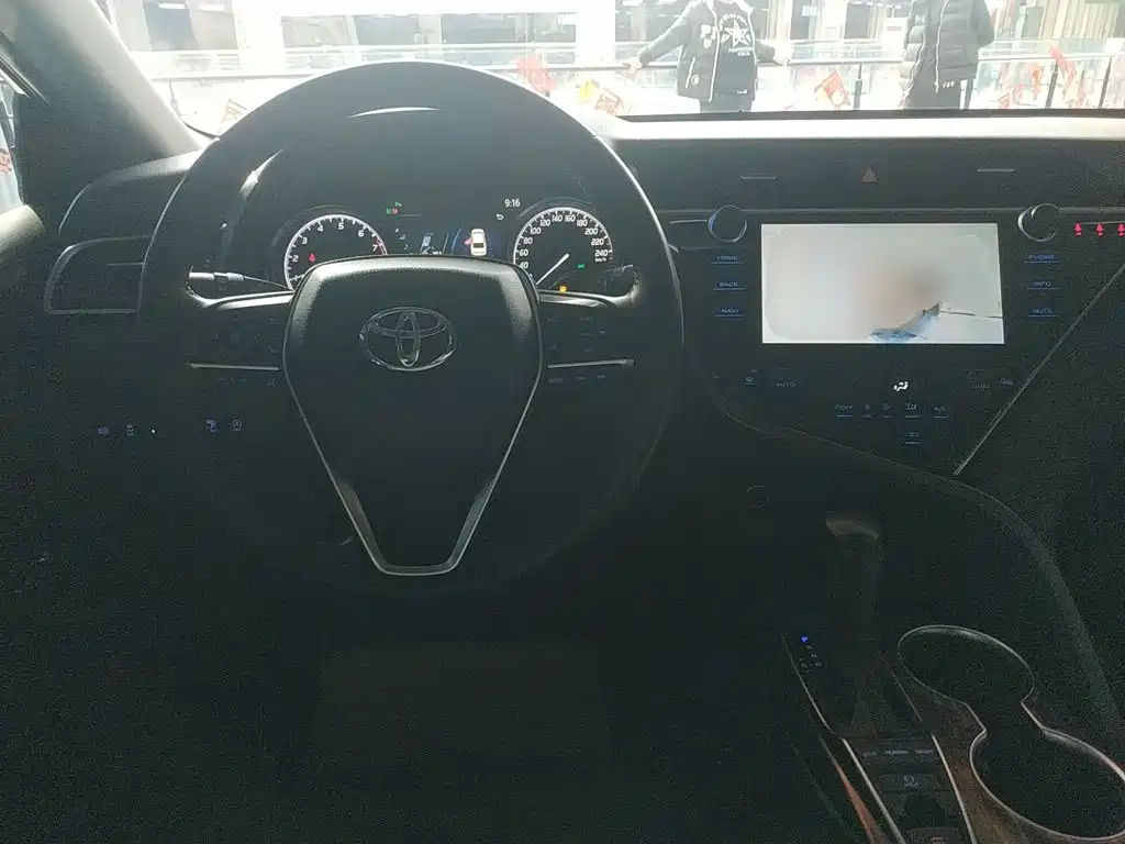 Toyota Camry 2020 — фото 11