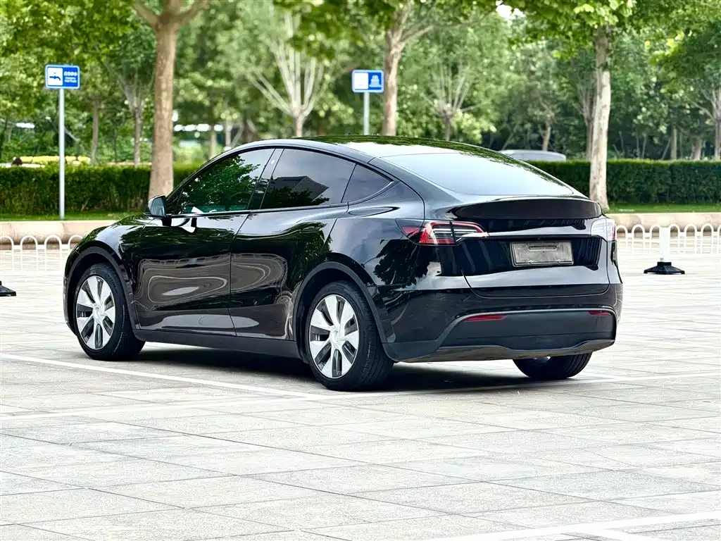 Tesla Model Y 2022 — фото 5