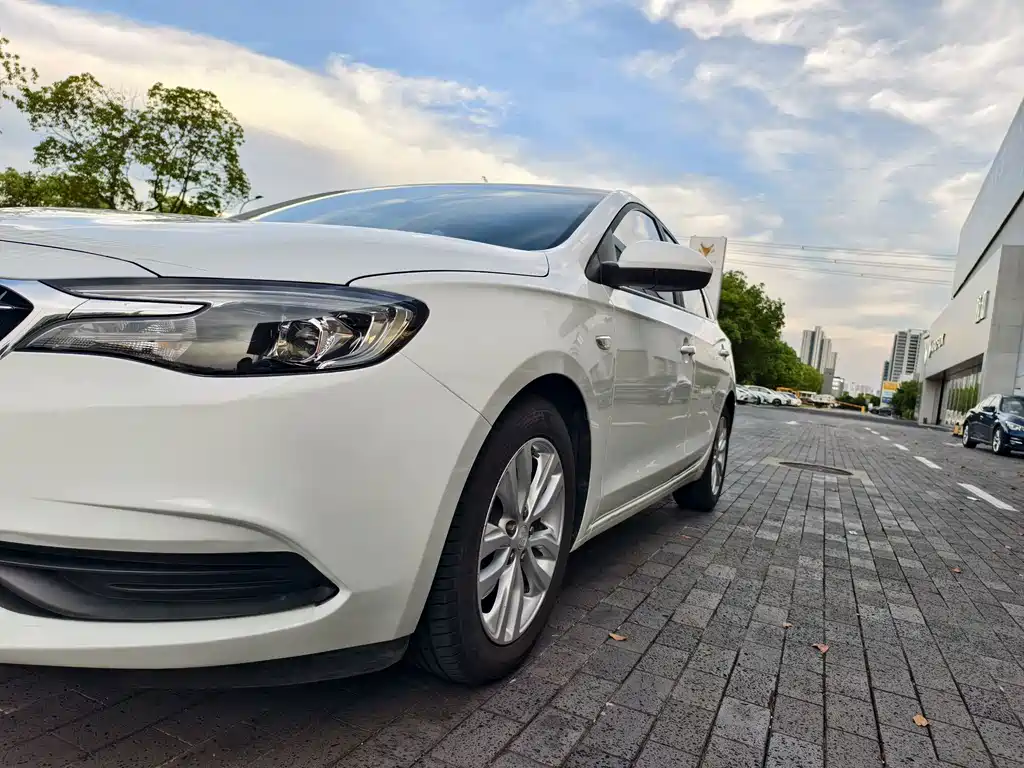 Buick Excelle 2021 — фото 9