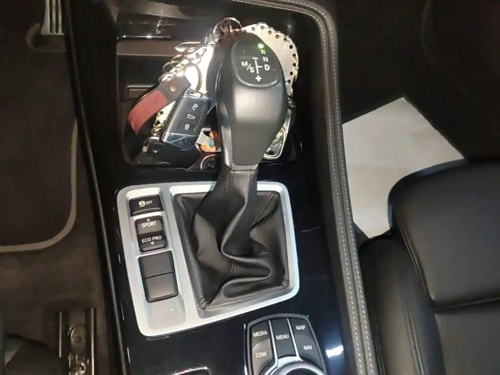 BMW 1 Series 2017 — фото 14