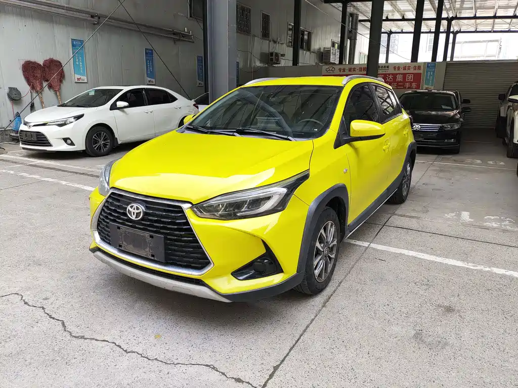 Toyota Yaris L 2021