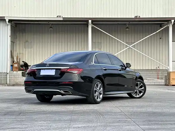 Mercedes-Benz E-Class 2022