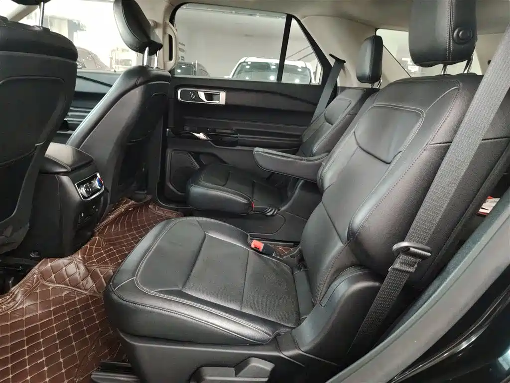 Ford Explorer 2020 — фото 17