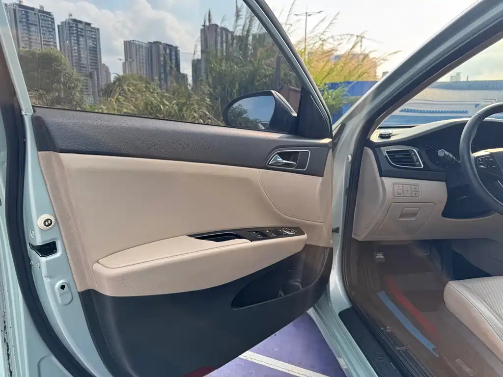 Hyundai Mistra 2015 — фото 13