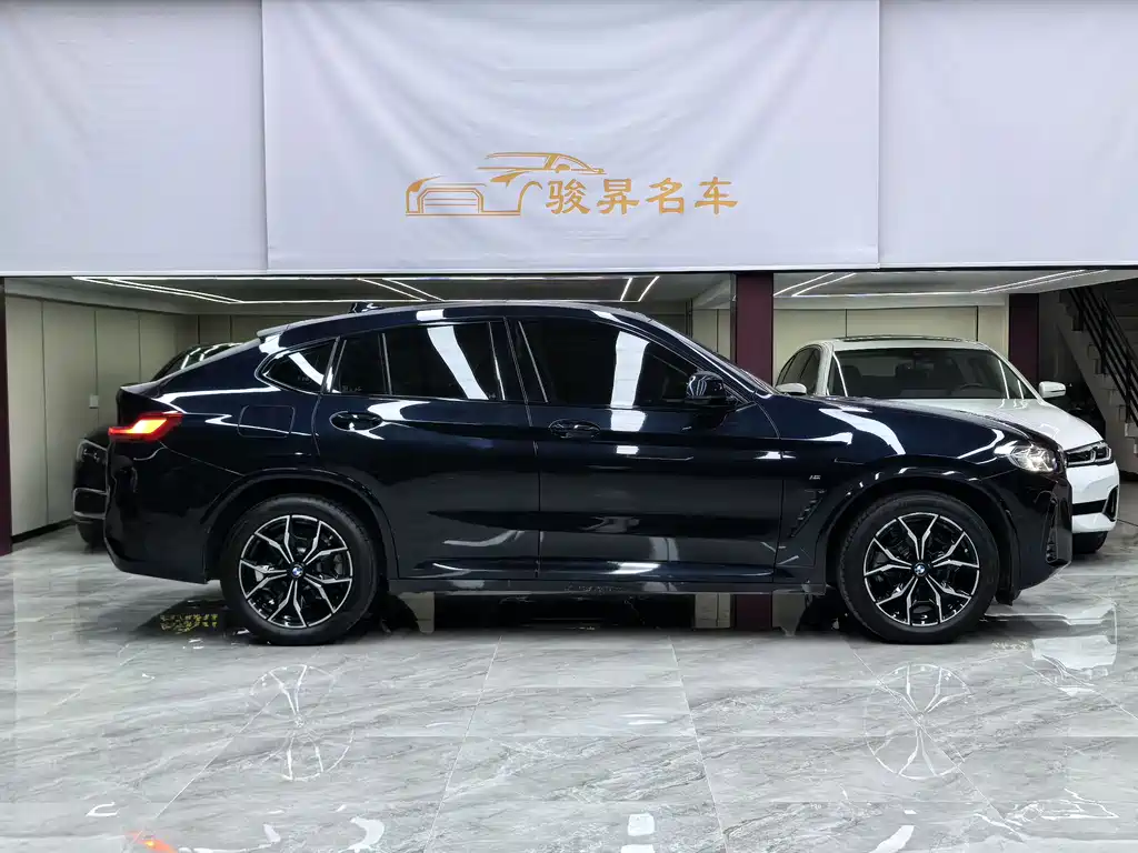 BMW X4 2022 — фото 8