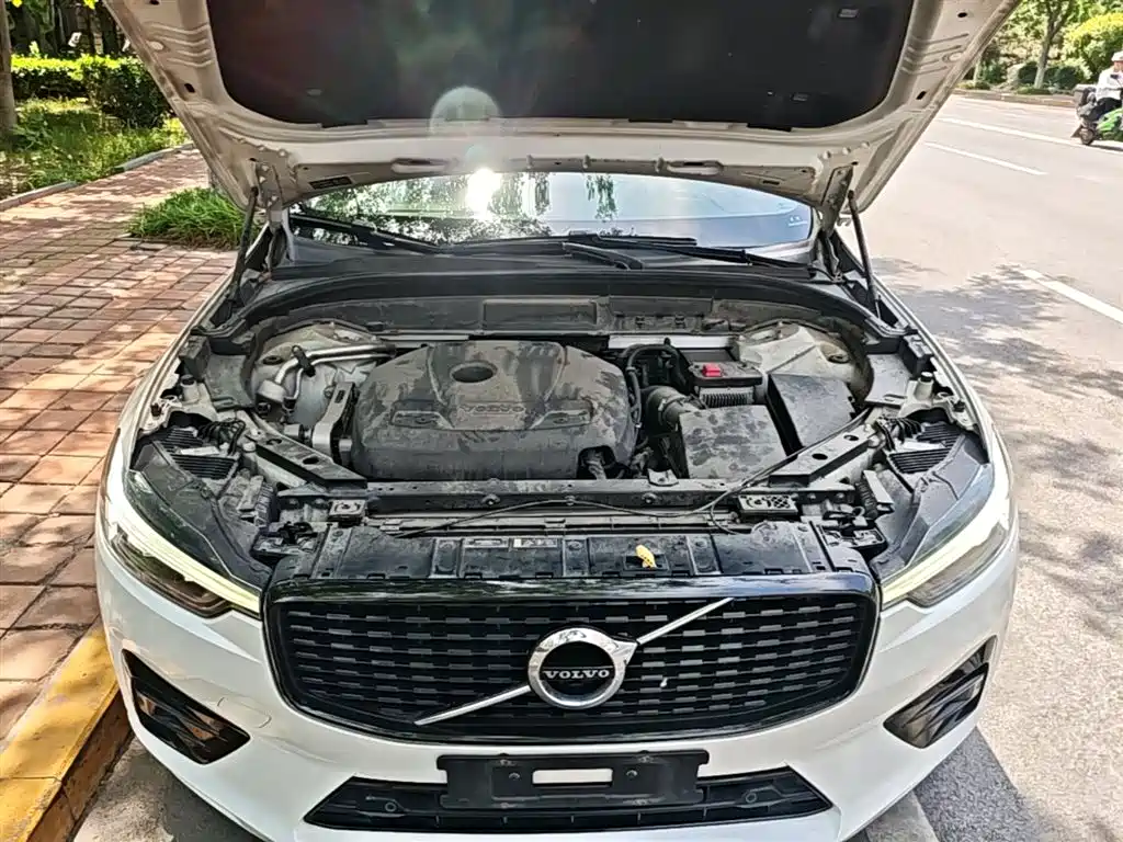 Volvo XC60 2021 — фото 20