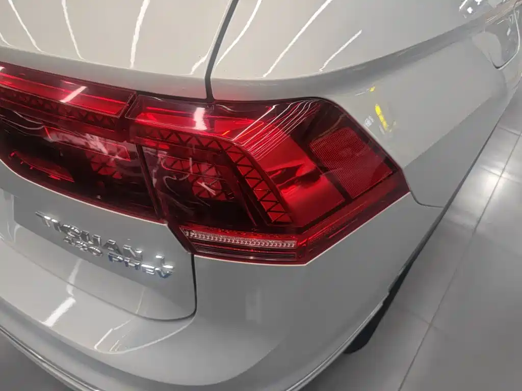 Volkswagen Tiguan L Plug-In Hybrid 2020 — фото 24