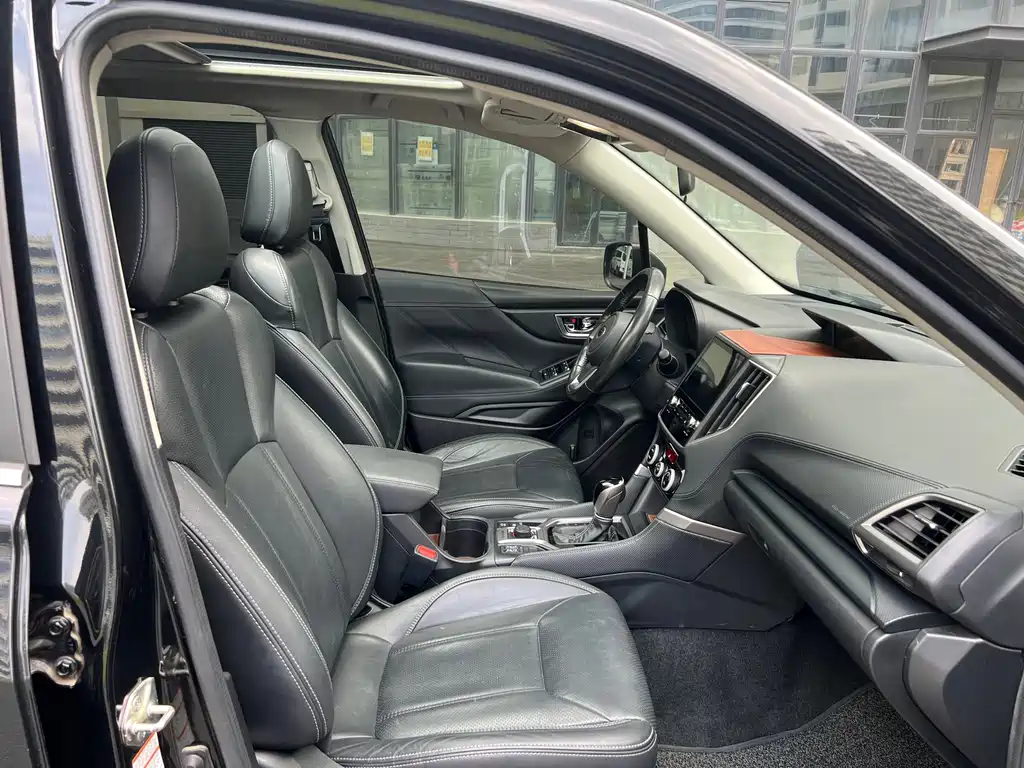 Subaru Forester 2019 — фото 10
