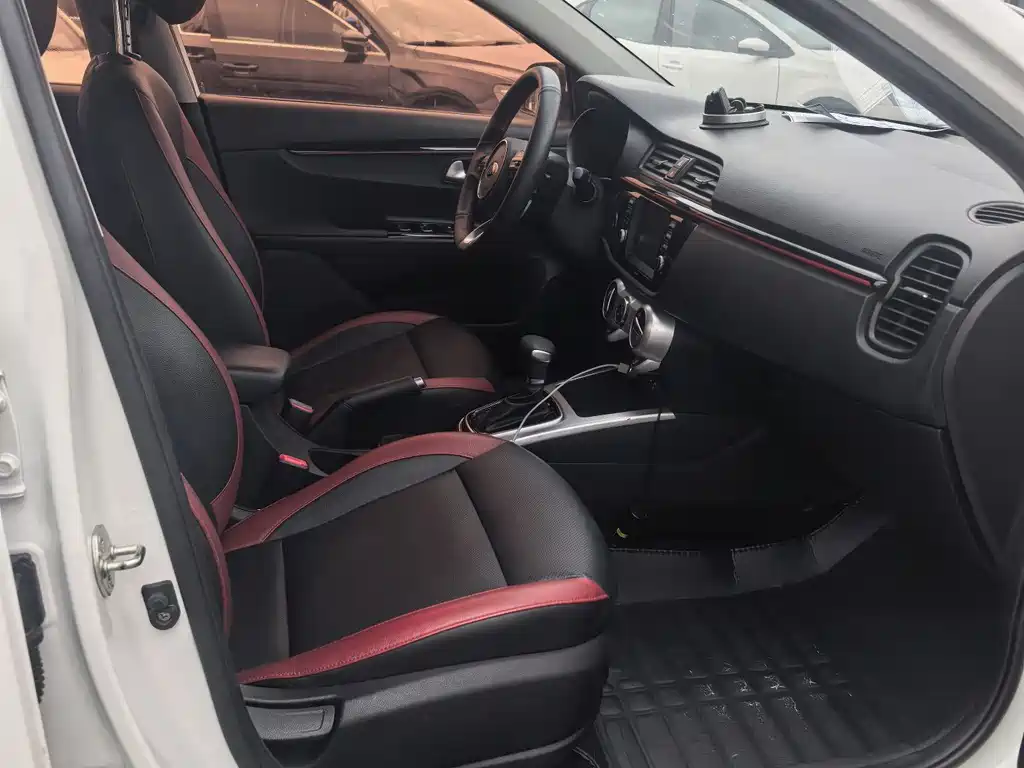 Kia KX Cross 2018 — фото 12