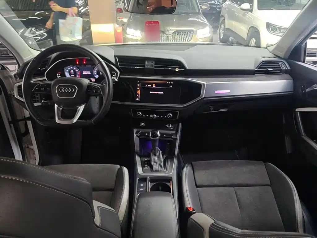 Audi Q3 2021 — фото 10
